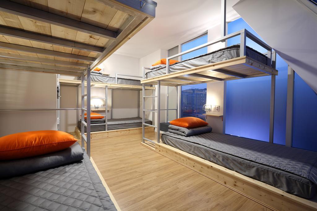 First Guesthouse Пусан Номер фото