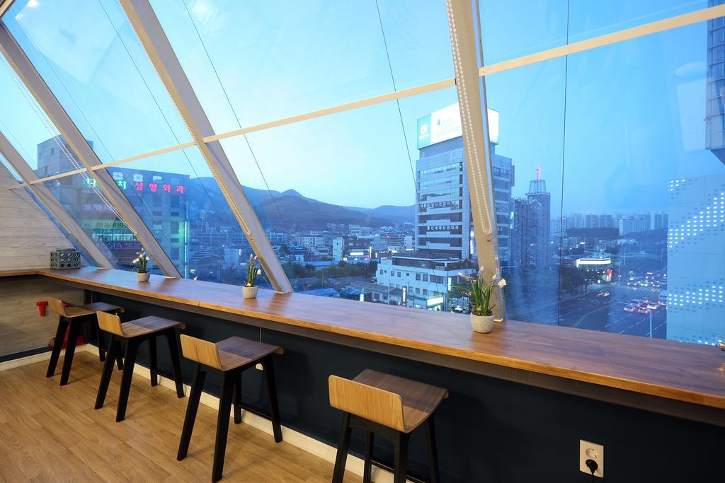First Guesthouse Пусан Экстерьер фото