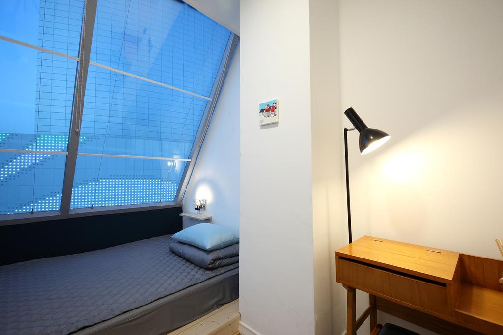 First Guesthouse Пусан Экстерьер фото