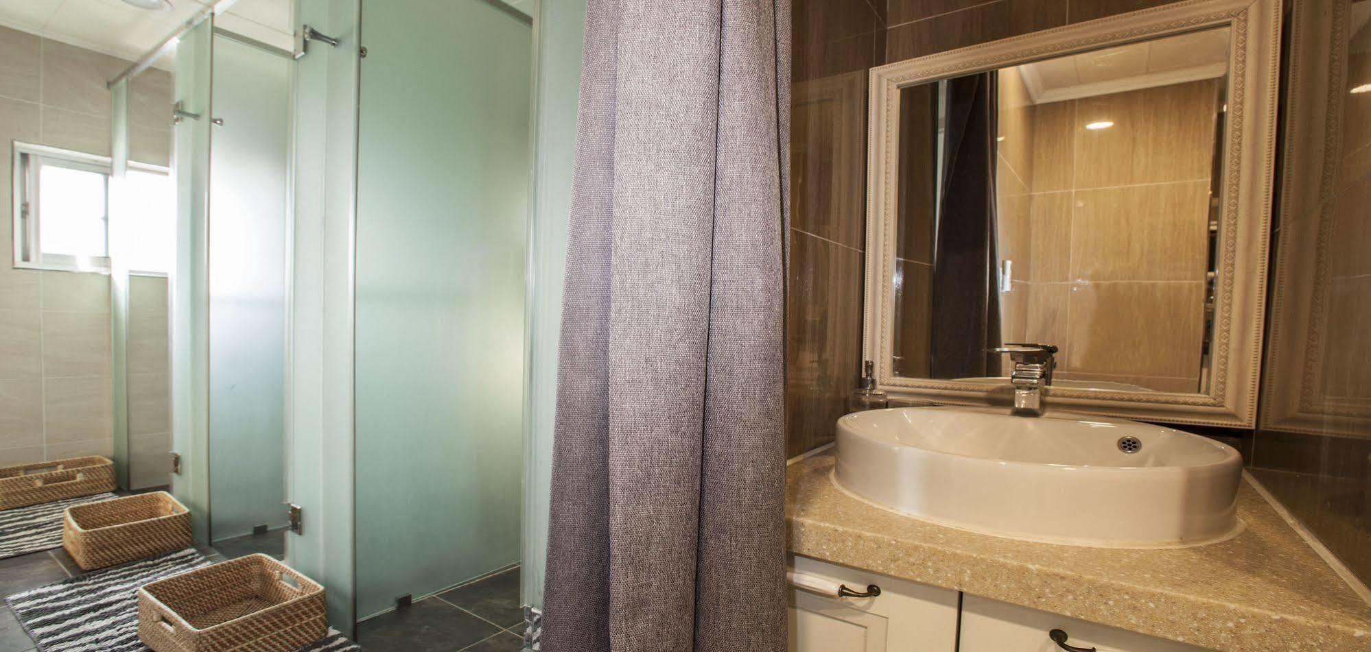 First Guesthouse Пусан Экстерьер фото